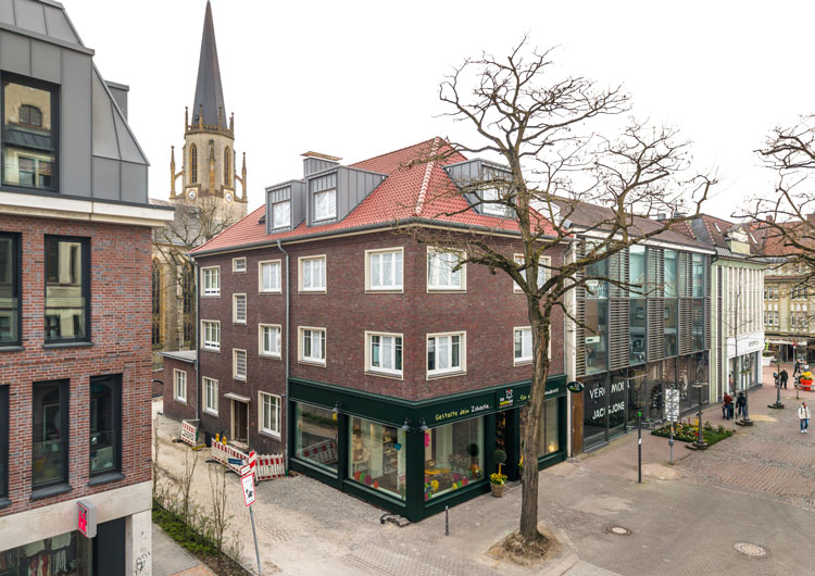 GJL+ Freie Architekten, Wohn- und Geschäftshäuser Kökerstraße 4, Gütersoh, Foto: Kai Ostermann